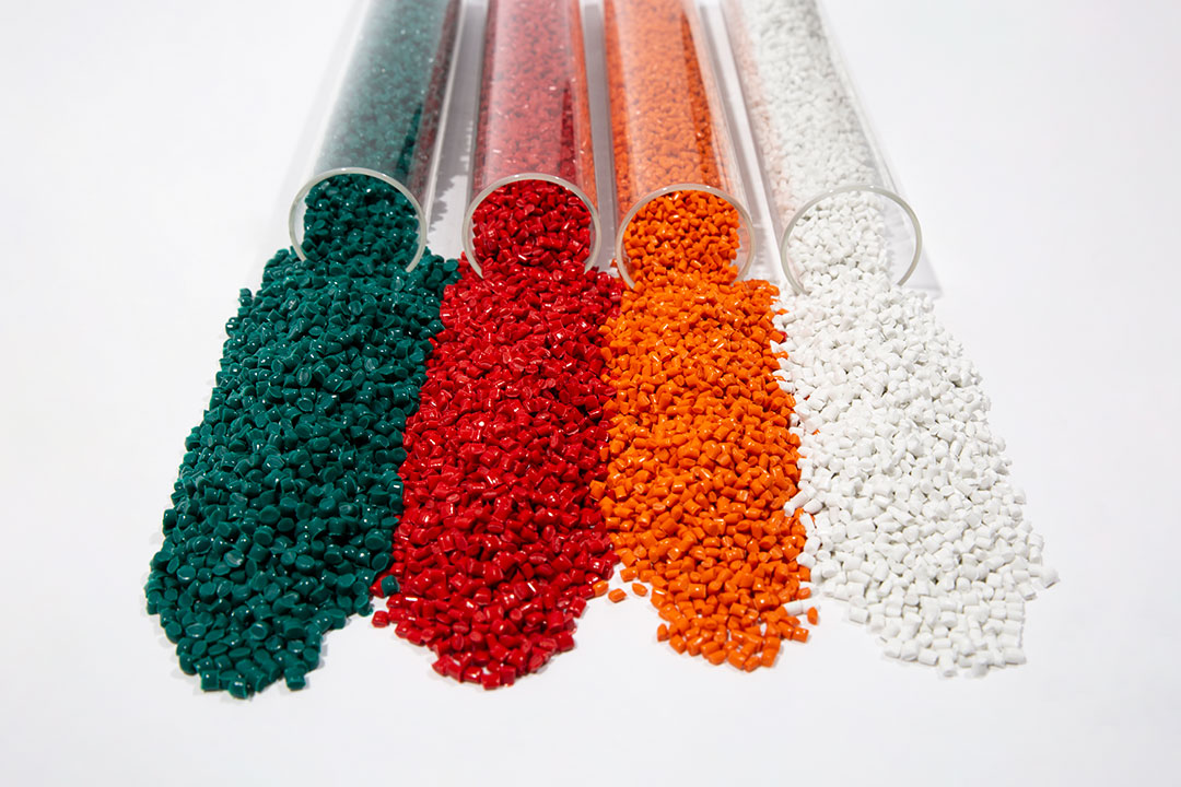 FEP與PVDF特性差異有多大？這篇幫你分清“氟材兩兄弟”！